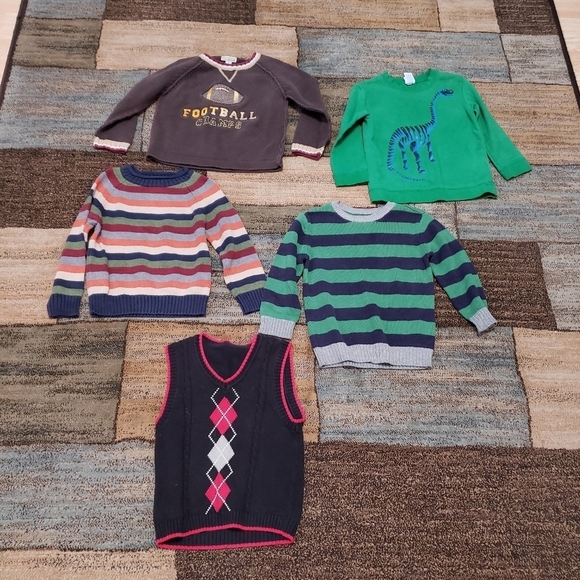 Boys size 4T winter sweater bundle of 5 - Picture 1 of 4